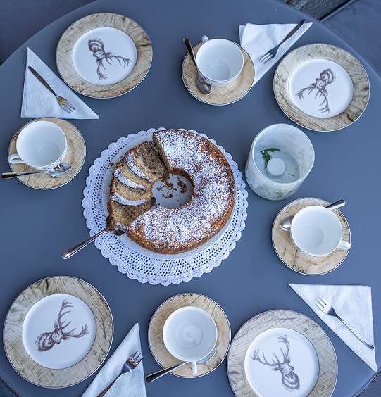 Kaffee und hausgemachter Kuchen im Ortnergut
