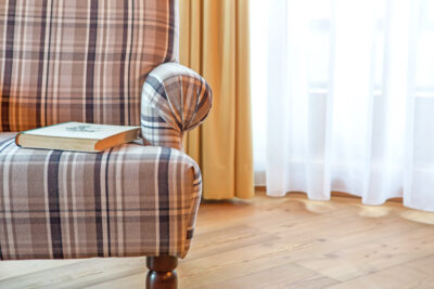 Gemütliche Leseecke in der Turmsuite im Auhof Großarl